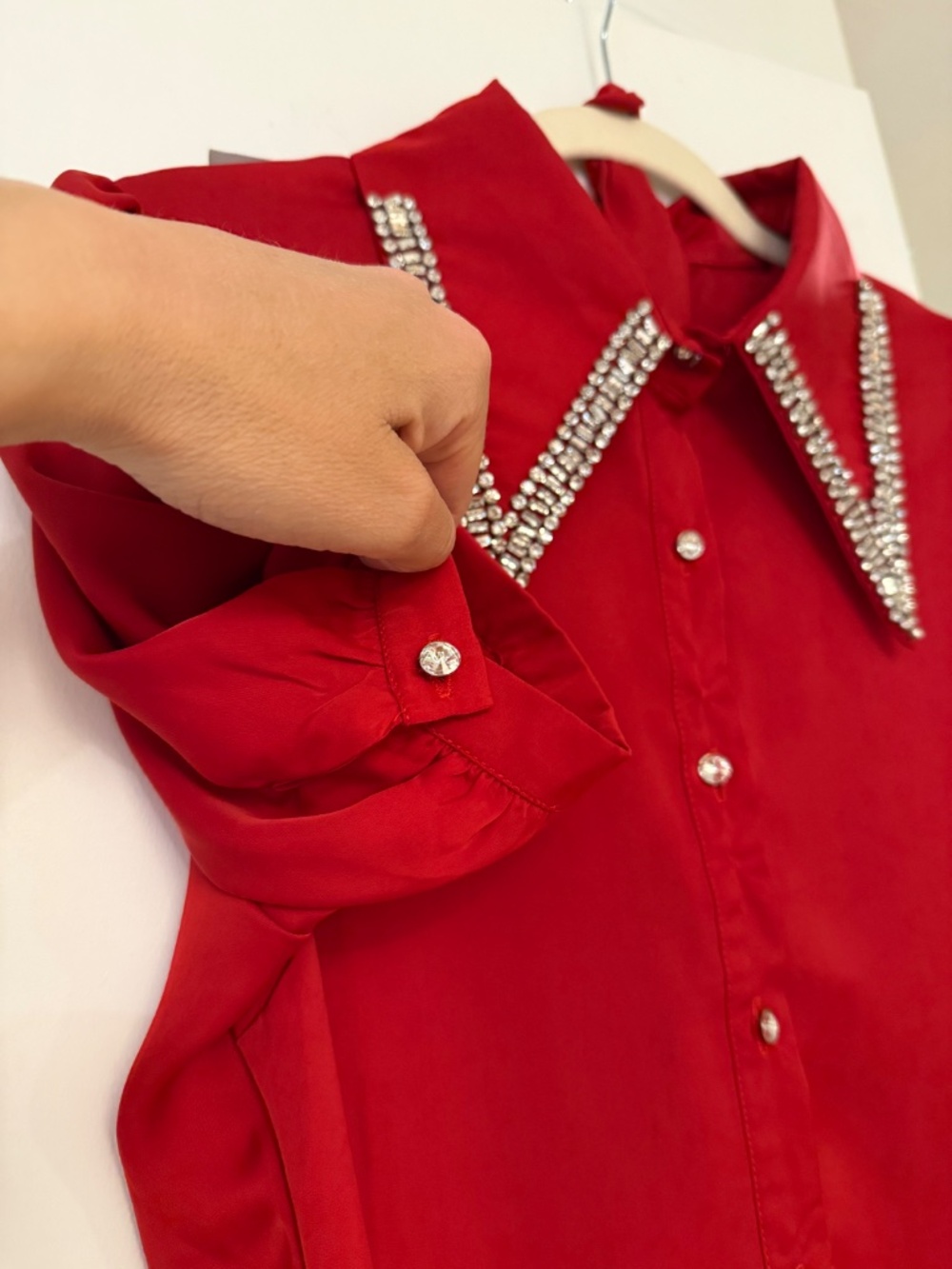 Unique Vintage Button Up Silky shirt in bright red with diamond collar - Picture 5 of 5